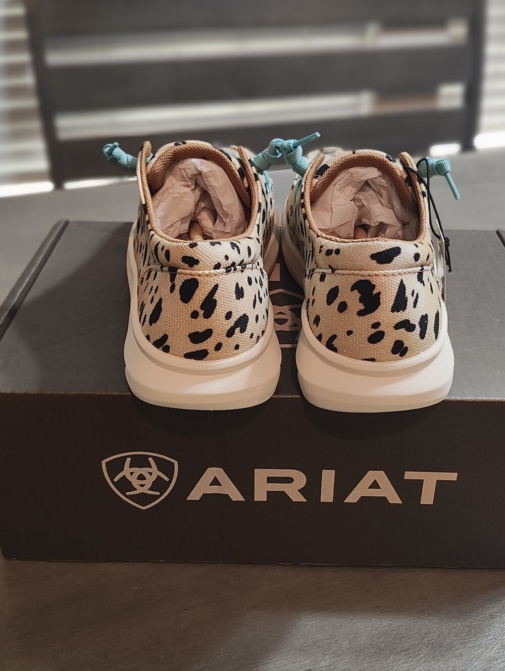 Ariat Leopard Print Sneakers with Teal Laces 8.5 8 1/2 BNWT - Picture 2 of 3